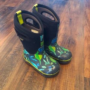 Bogs size 10. Dinosaur print. Very good used condition.